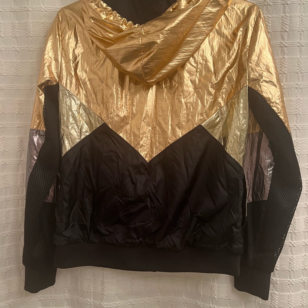 Wind breaker